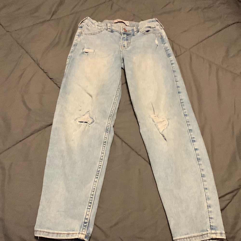 Denim mom jeans for kids!